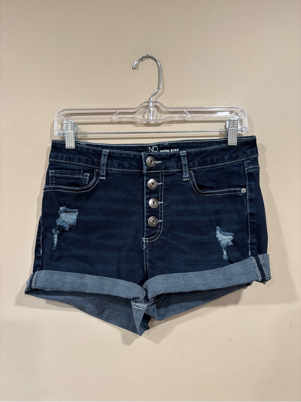 No Boundaries Women’s High Rise Button Distressed Denim Shorts Size 11